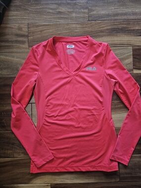 FILA Women's Long Sleeve V-Neck Performance Top - Coral  Size XS